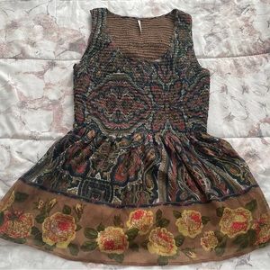 Free People brown floral smocked fit & flare lined blouse, size XS bohemian